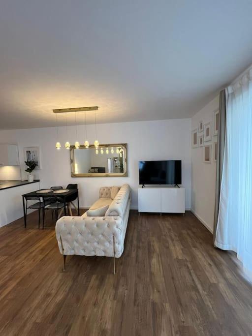 Moderne Wohnung Mit 4 Betten Μπόχουμ Εξωτερικό φωτογραφία