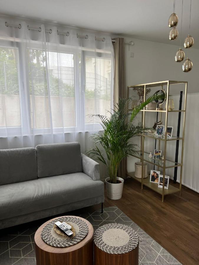 Moderne Wohnung Mit 4 Betten Μπόχουμ Εξωτερικό φωτογραφία
